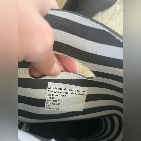 Hunter for Target Exclusive Black Mid Calf Rain Boots (Kids 4, Women’s 5, EU 36) - Picture 6 of 8